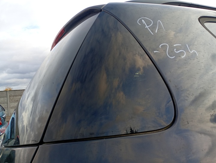 Ssangyong Rexton 1 a 02-07 OKNO boční Karoserie pravá levá PRZY KLAPIE