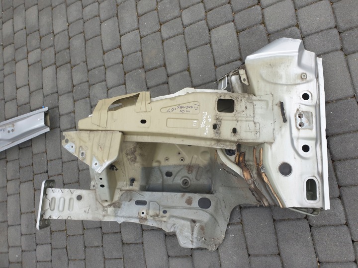 LONGHERONE quarto LONGHERONE FARTUCH FIAT PANDA III 3 2012- sinistra