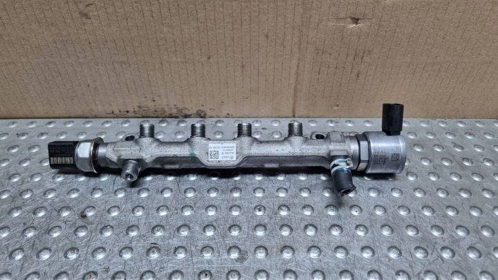 Rampe injection Capteur 04L089G VW PASSAT B8 GOLF VII A3 8V 2.0 TDI CRL