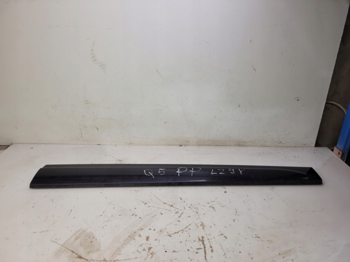 moulding door lower right front AUDI Q5 8R LZ9Y