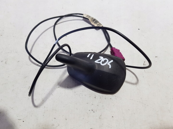 ANTENA dach GPS MERCEDES W204 2049050136