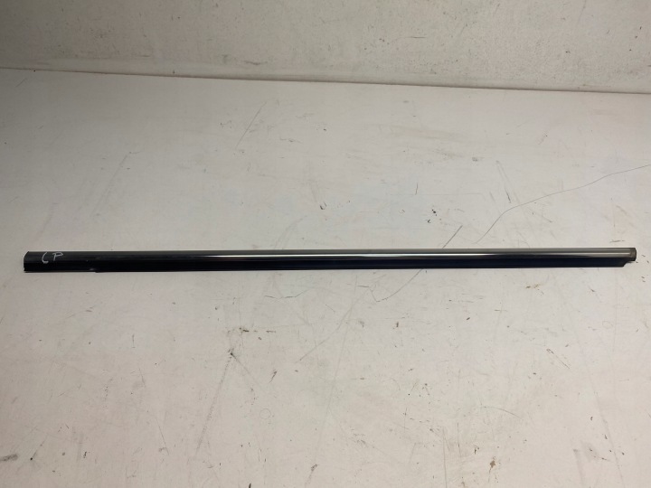 moulding PARAPET door left front KIA SPORTAGE III