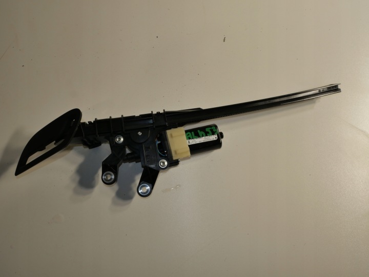 Motorino PODAJNIK OSSATURA AUDI A5 8F0857760