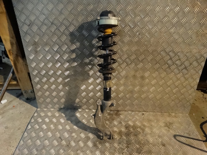 IDEALNY shock absorber front right AUDI A6 C8 1 9