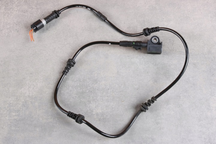 BMW G11 G15 G16 G30 snímač PRZYSPIESZENIA vedenie zadný 6861319 6861346