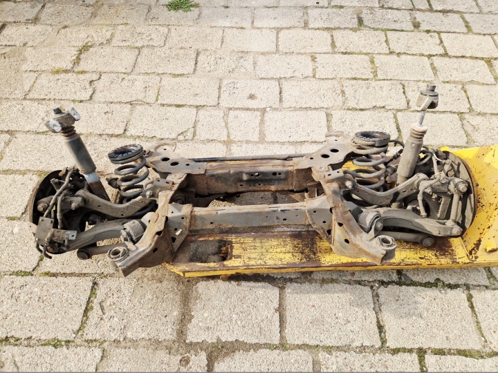 FORD MONDEO MK5 HB 5D výztuha zavěšení záď zadní kompletní