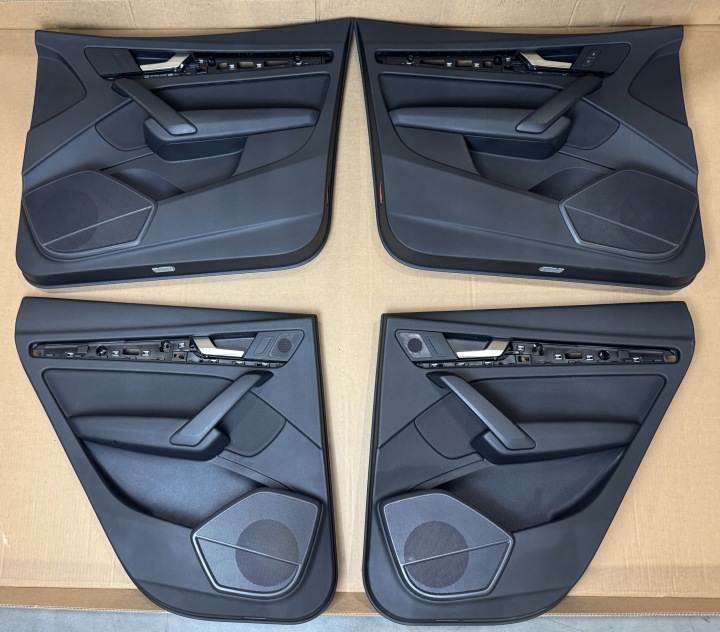 AUDI Q5 80A Türverkleidung Verkleidung Seiten TKANINA PODSWIETLANE AMBIENTE LED KOMPLET 4szt