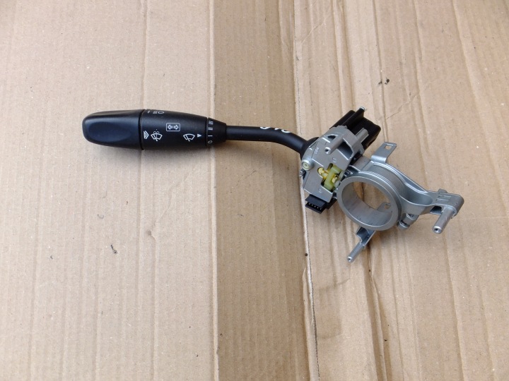 commodo lave glaces mercedes CLC CL203 2009r A2035450310