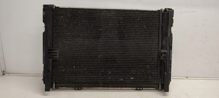 Radiatore motore usato CLIMATIZZATORE ARIA CONDIZIONATA BMW E90 2,0i
