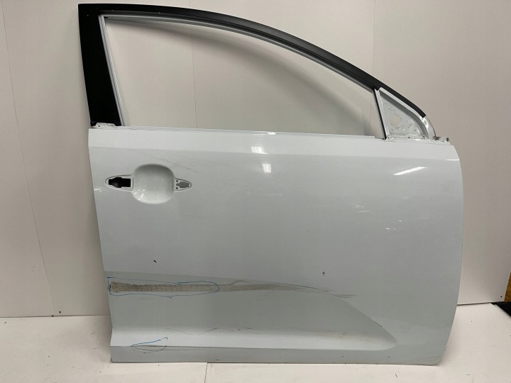 dveře předek přední pravé KIA SPORTAGE III 3 10- SL