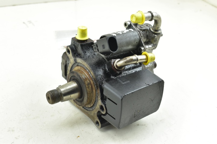 injection pump VW GOLF VI AUDI A3 8P SEAT LEON II 1.6 TDI 03L130755E