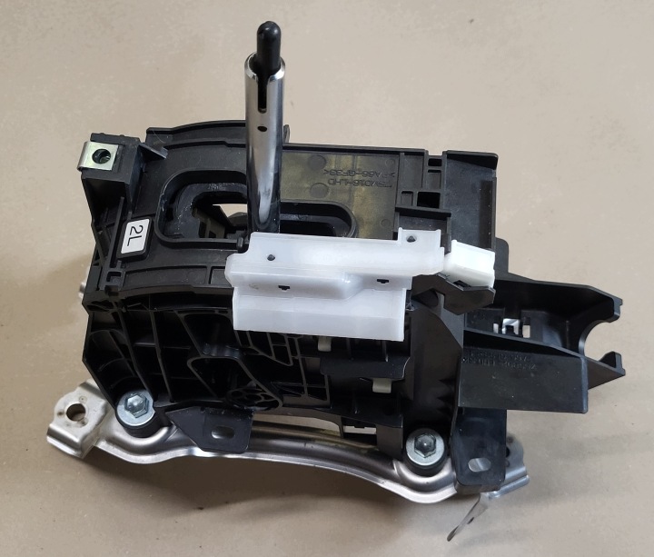 trim gear lever changes of the gear TOYOTA RAV4 V AUTOMAT 75M016-LHD OE EUROPA