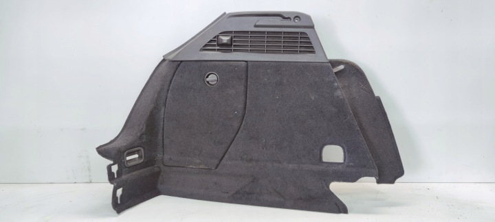 tapacír kufru levý AUDI A3 8V 8V3863879C