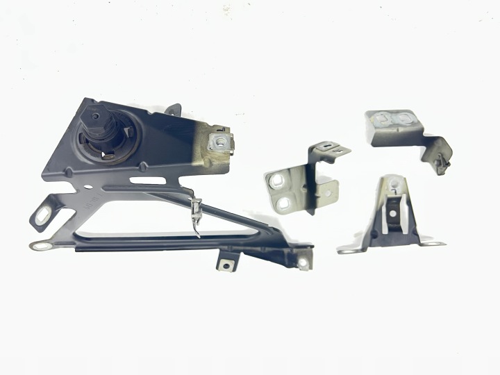 BMW 7 F01 F02 Stütze Halter des Kotflügels links vorne 7184179 LAKIER 475