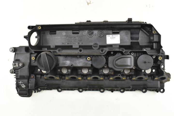 valve cover BMW E90 E91 E60 E61 E65 X3 E83 X5 E70 3.0 D M57 7789395