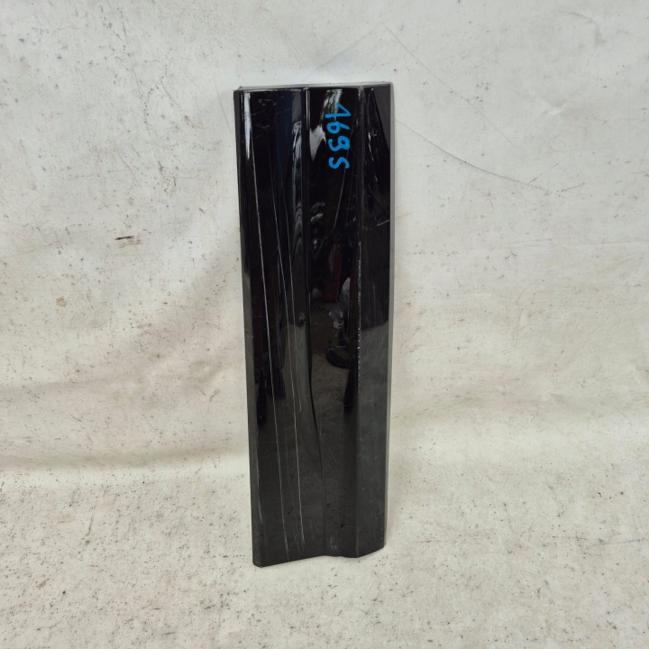 AUDI Q2 81A 16- moulding door right rear part rear 81A853970A