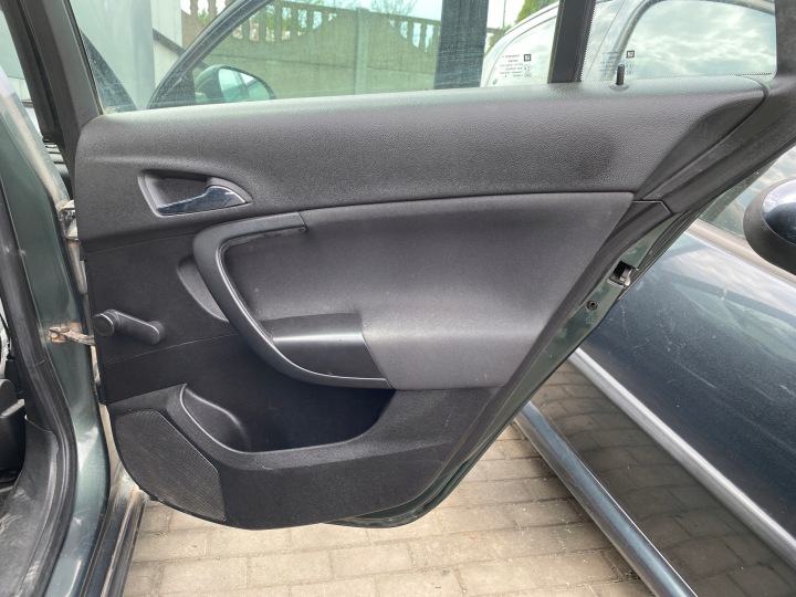 tapacír pravá Bočné Bok pravý zadný Opel Insignia A 08-15