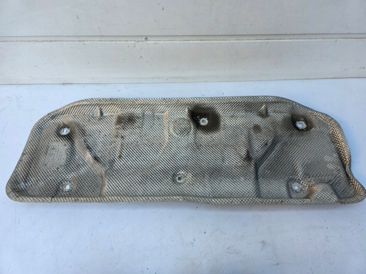 Blende Abdeckung TERMICZNA TLUMIKA KONCOWEGO des Auspuffs AUDI Q5 80A II FY 80A804174C