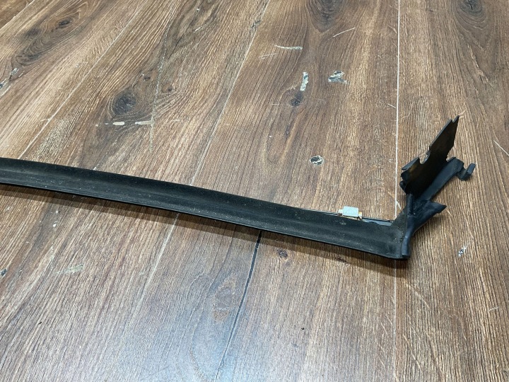 Decorative Strip Door Seal Left Front Mercedes SL R129 A1296900180 9
