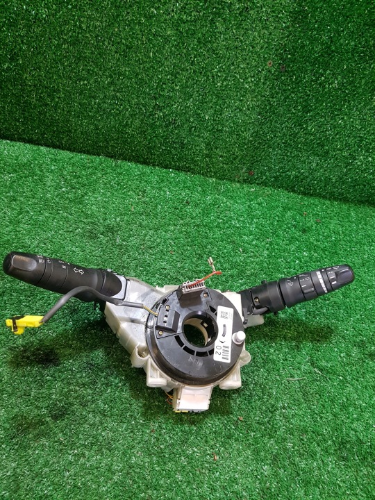steering wheel levers and controls NISSAN MICRA K12