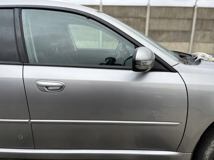 Subaru Legacy IV kombi Tür rechts vorne C6Z