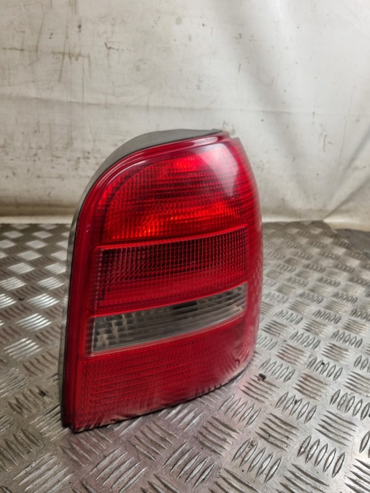 licht heck rechts AUDI A4 B5 KOMBI
