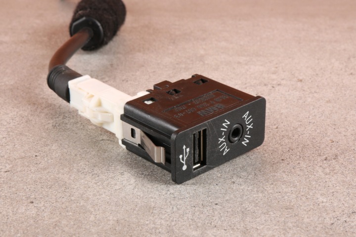 BMW X1 F48 X3 F25 X4 F26 X5 F15 X6 F16 Adaptateur ZLACZE PORT USB AUX 9266607