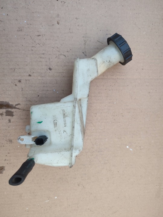 Réservoir liquide freins Nissan Qashqai J11