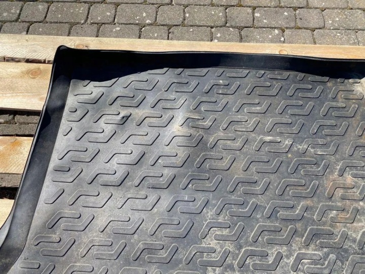 Podlahové krytiny batožinového priestoru MERCEDES-BENZ C (W205) 0144010202 2.0L benzín 155kW 6