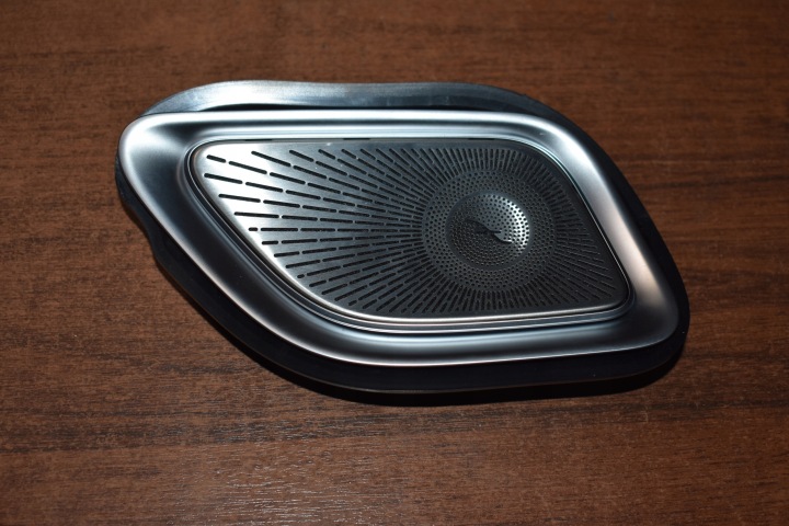 IDEALNY speaker cover right MERCEDES W223 1