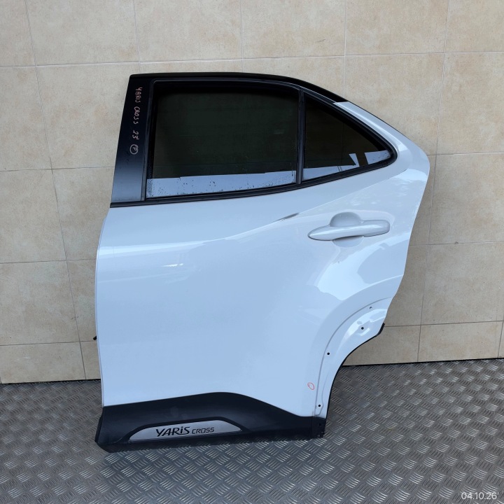 portière complets arrière sinistre TOYOTA YARIS CROSS 2023 année