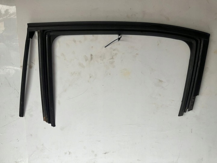 Châssis Joint Portière Gauche Arrière CITROEN C3 III 9813202180
