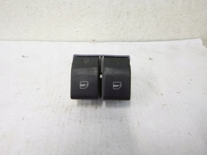 Pulsante Pulsante VETRO finestrino sinistra Seat Ibiza III 07r.