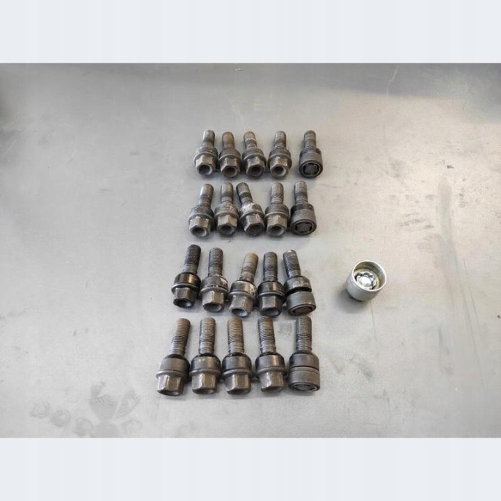 KOMPLET screws + ANTYKRADZIEZOWE PORSCHE CAYENNE II