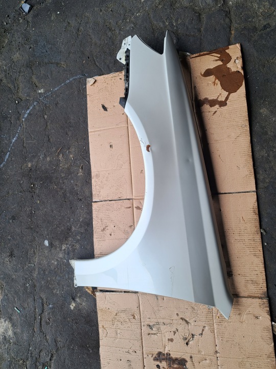 fender left front SUBARU LEGACY IV 37J