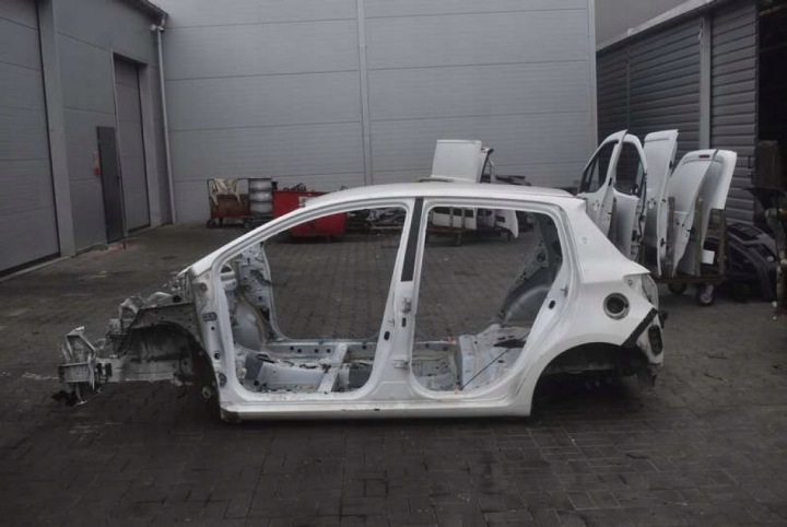 Radhaus Längsträger Kotflügel links rechts heck Längsträger Säule TOYOTA YARIS 3 III 5D