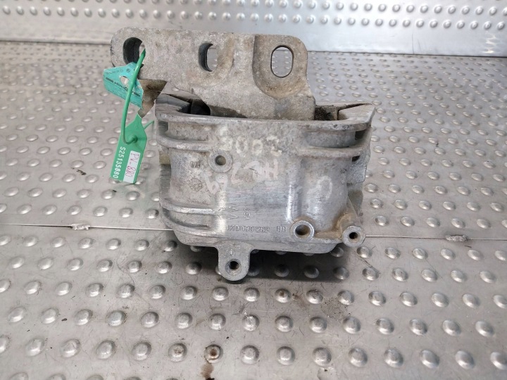 Support Supports fixation montage moteur 1K0199262BB VW CADDY III YETI GOLF V A3 8P 2.0 TDI