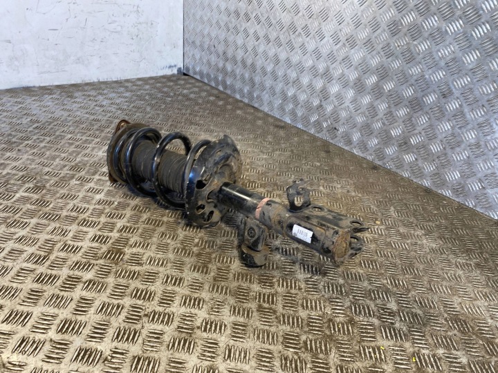 LEXUS RX V FOREIGN AMORTISATOR WITH SURVEILLANCE 4852048670 9