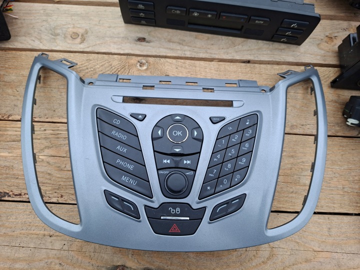 PANEL RADIA rešetka ventilacija FORD FOCUS MK3 LIFT 331445000