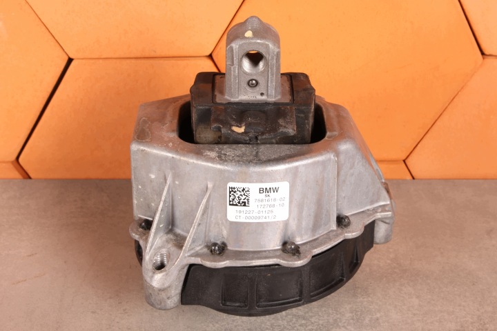 BMW G20 G21 G22 G23 G26 G42 Z4 G29 supporti motore usato destro 7581618 4051 km!!