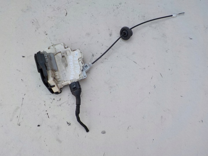 lock right front audi a4 b7 8E1837016AA