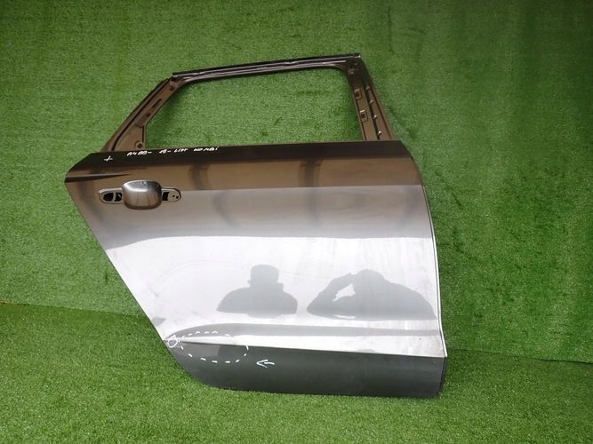 AUDI A4 B9 8W0 KOMBI LIFT 19- dveře pravé zadní záď