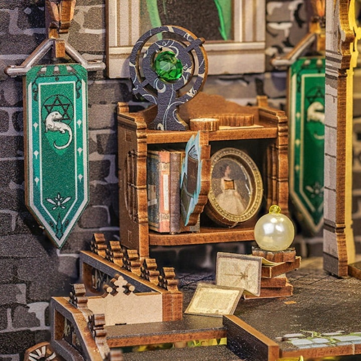 Book nook Дім Slytherin Harry Potter DIY мініатюрний будиночок LED 156 ел. — фото 7