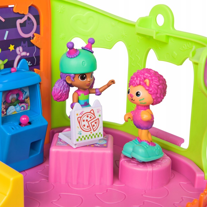 KOCI DOMEK GABI WIELKI ZESTAW POKÓJ IMPREZOWY Z RAMPĄ 2 FIGURKI NA WROTKACH Marka Spin Master