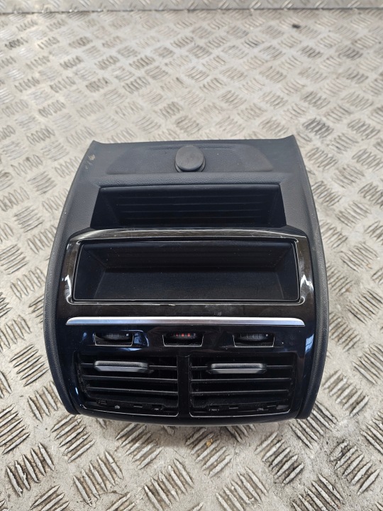 BMW 5 G30 G31 fedél csomag KRATEK szellőző PASAZEROW far 9330681