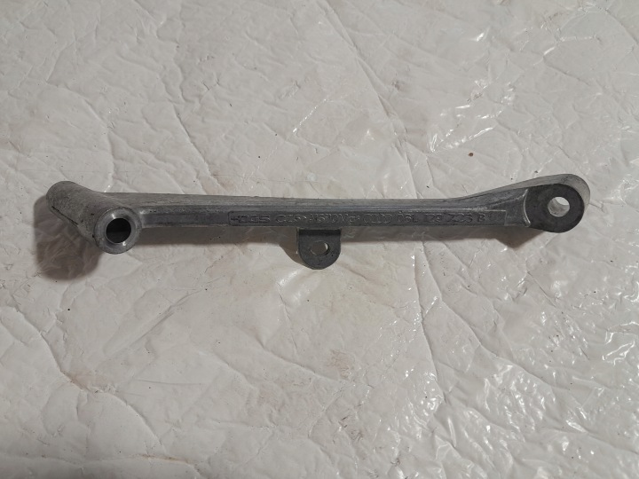 AUDI A4 B9 console holder header pipe 2.0TFSI CYM 06L129723B