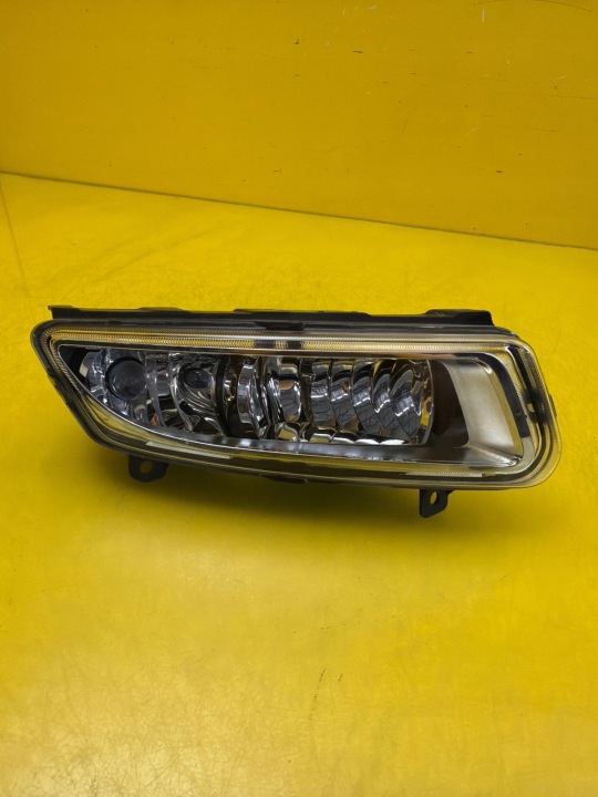 Feux antibrouillard Droite Feux phare Przeciwmgielne Volkswagen Polo V 6R 2009-2017 6R09410