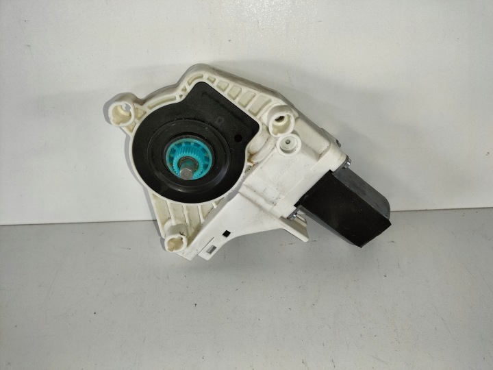 MICRO MOTEUR PODNOSNIKA AVANT GAUCHE AUDI A5 8T 07