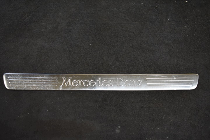 IDEALNA cap moulding threshold MERCEDES W177 1