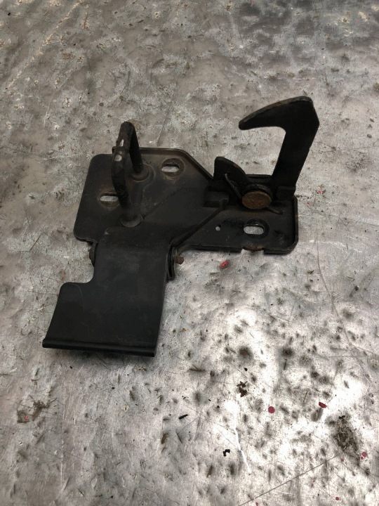 Della serratura RYGIEL del cofano VW POLO IV 6Q0823480D